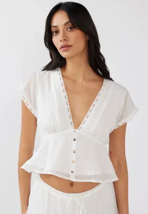 Selfie Leslie Azura Scalloped Lace Trim Peplum Top thumbnail 1