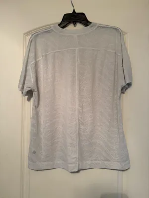 Lululemon T-Shirt thumbnail 3