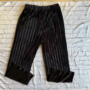 Cable & Gauge Velvet Black Whimsigoth Pull on Pants Large Gothic Pleated Holiday thumbnail 14