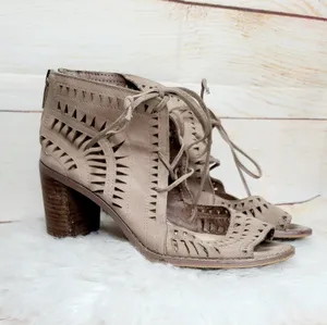 Vince Camuto leather suede eyelet lace up peep toe heels ankle bootie boots sz 7 thumbnail 5