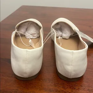 A new day shoe Cream Women's Slip On Memory Foam Loafers New Size 9.5 thumbnail 6