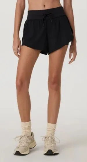 NWT Vuori Women's Daily Speed 2.5" Short Black Womens Size L thumbnail 1