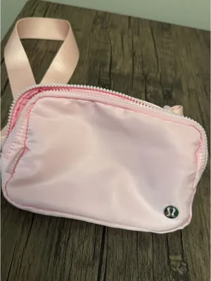 Lululemon Belt Bag thumbnail 2