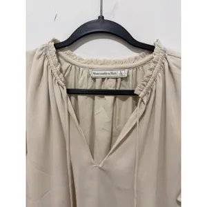 Abercrombie & Fitch Cream Ruffle Neck Flutter Sleeve Blouse Top Large Beige Boho thumbnail 2