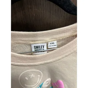 Smiley world sweatshirt xxl nwot thumbnail 3