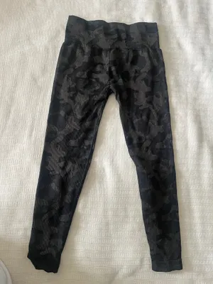 Gymshark Camo Leggings thumbnail 3