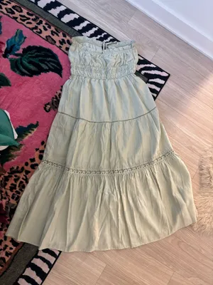 dress thumbnail 4