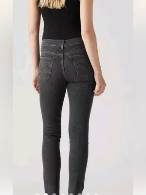 Levis 711 Skinny Black Wash Jeans Size 28 thumbnail 2