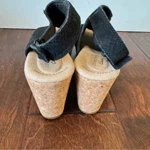 Collection by Clarks Open Toe Sling Shoe with heel Black Size 8M‎ Dressy Casual thumbnail 3