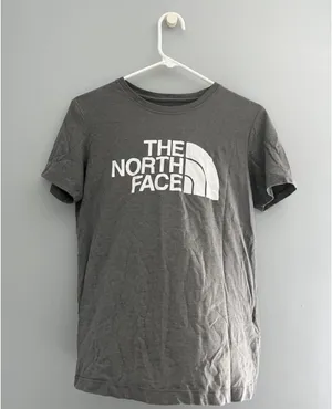 Women’s small The North Face grey t-shirt thumbnail 2