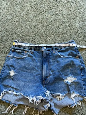 Abercrombie & Fitch Curve Love The Mom Short High Rise Size 30/10 Distressed thumbnail 3