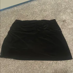 ⭐️TIGER MIST Black Ruched Mini Skort thumbnail 2