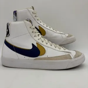 Nike Youth 6.5Y Womens 8 Blazer Mid '77 SE GS White Blue Void Gold‎ DD1847-102 thumbnail 2