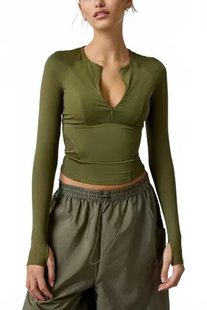 UO Out From Under FuseForm Quarter Zip Top Urban Outfitters Green Medium thumbnail 1