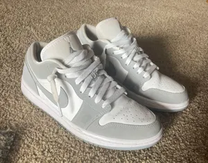 Air Jordan 1 Low thumbnail 3