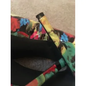 Steve Madden Women's Patent Faux Leather Colorful Floral Heels Pumps Size 9 thumbnail 11