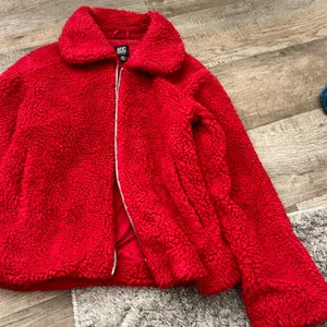 BDG small red fuzzy jacket‎ thumbnail 2