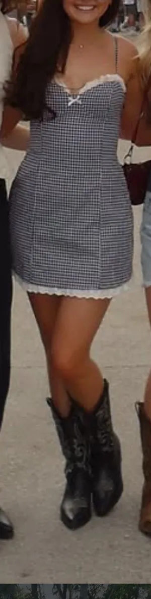 Beginning Boutique Dress thumbnail 2