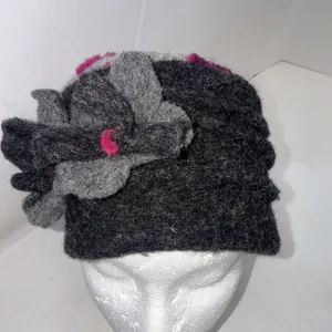 La Fenice Florence Italy Wool Blend Cloche Hat Grey Fuchsia Flower Made in Italy thumbnail 2