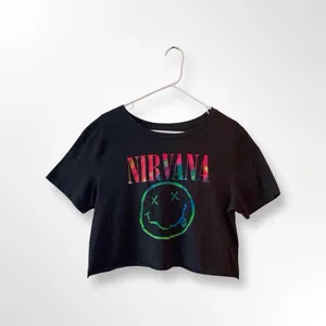Nirvana Rainbow Smiley Crop Tee Black XXL Grunge Band Shirt thumbnail 3