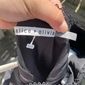 Alice + Olivia Wylie Black Floral Dress thumbnail 4