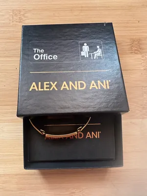 The Office Logo Charm Bangle New With Box NWT Gift thumbnail 8