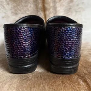 Dansko Purple‎ iridescent Scaled Clogs Size 7.5 B86 thumbnail 6