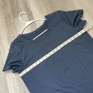Lululemon Swiftly Tshirt relaxed womens Blue (size 8) running outdoor workout thumbnail 2