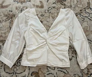 Abercrombie cream twist front puff sleeve Top thumbnail 1