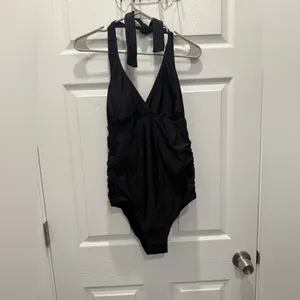 Motherhood Maternity Beach Bump™ Smocked Waist One-Piece Swimsuit Size Medium thumbnail 4