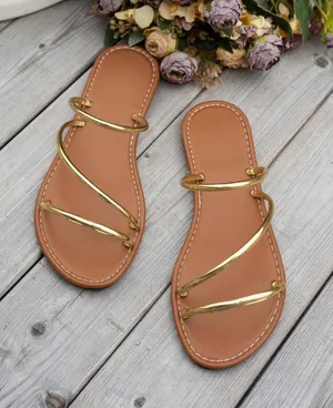 Gold sandals Size 9 thumbnail 2
