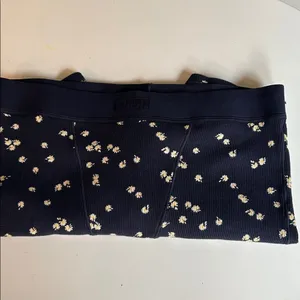 SKIMS Cotton Rib Boxer Shorts, Navy Daisy Print, Size Small, NWOT Open package thumbnail 3