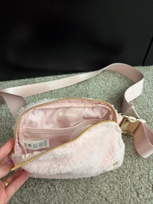 Lululemon Belt Bag Fleece thumbnail 3