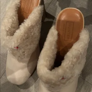 Hunter Creme Fur Clog Mules Size 8 thumbnail 4