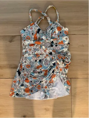NEW 1 Pc Swimsuit Tummy Control Cutout Bathing Suit Adjustable Straps M thumbnail 4