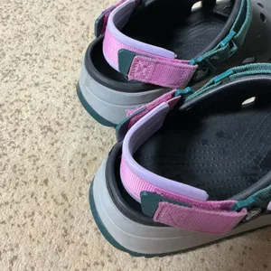 Crocs Granola‎ Girl Classic Hiker Clog Black W 7 M 5 206772 Sawtooth Sole thumbnail 5