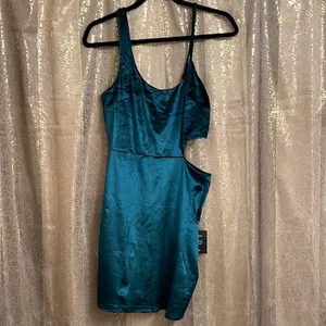 Lulus Cabaret cutie emerald green velvet cutout bodycon mini dress, size L NWT thumbnail 5