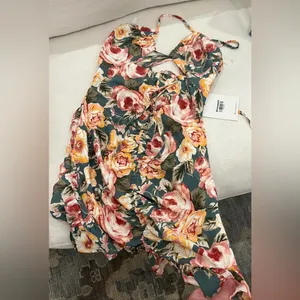 Hello Molly Finding Paradise
Dress Green thumbnail 2