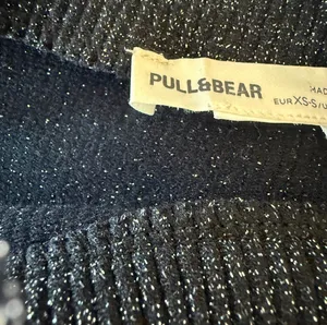 Shimmering Black Metallic Ribbed Mock Neck Top XS/S | Elegant Sparkle Knit Sleeveless Party Top | Pull&Bear thumbnail 6
