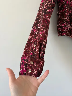 Wilfred Aritzia Silky Tie Front Button Down Abstract Brown Fuschia Blouse Small thumbnail 3