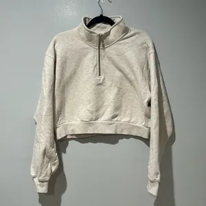 Aritzia Tna Cozy Fleece Perfect Cropped 1/4 Zip Fleece Top Sz XL Color is Cream thumbnail 3