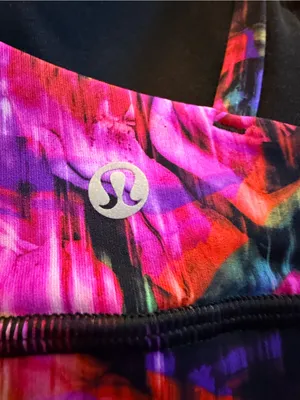 Lululemon Womens Size 4 Hyper Flow Pink Multi Energy Sports Bra thumbnail 3