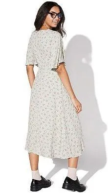 Vylette NWOT Women’s Empire Flutter Sleeve Floral Midi Dress Size XL Green thumbnail 1