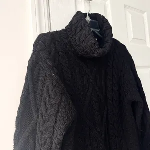 Inis Crafts Ireland Merino Wool Black Cable Knit Turtleneck Sweater Large Cozy thumbnail 4