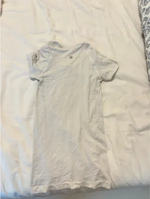 Lululemon Top thumbnail 2