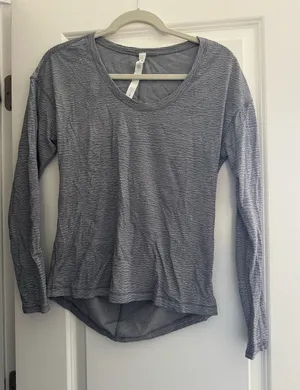 Lululemon Long Sleeve thumbnail 1