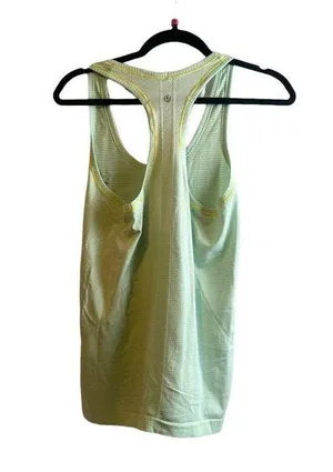 Lululemon swifty mint green size 6 - note pics (small stain) thumbnail 5