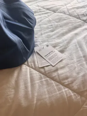 Lululemon Hat thumbnail 2