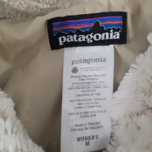Patagonia Women’s Medium Fleece Vest – Outdoor Layering Essential thumbnail 7