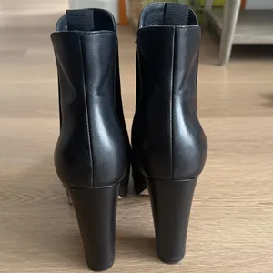 Elegant Black Women's Ankle Boots thumbnail 4